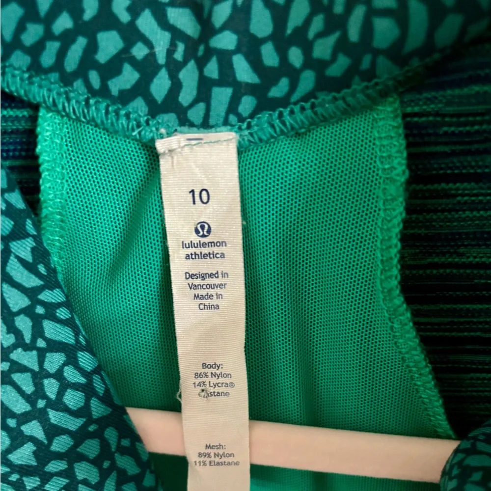 Lululemon Define Jacket in Cyber Jungle Hero Blue Green Striped Colorway Size 10
